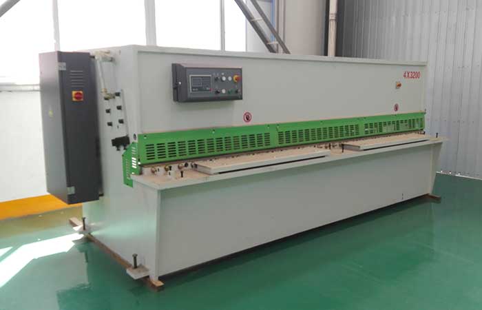 QC11Y-30×2500液壓剪板機，30個厚液壓閘式剪板機